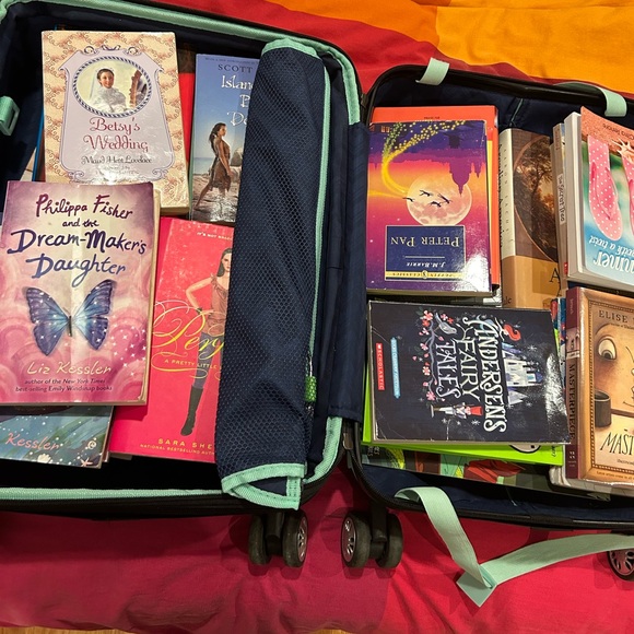 BOOKS 📚!! - Picture 1 of 2